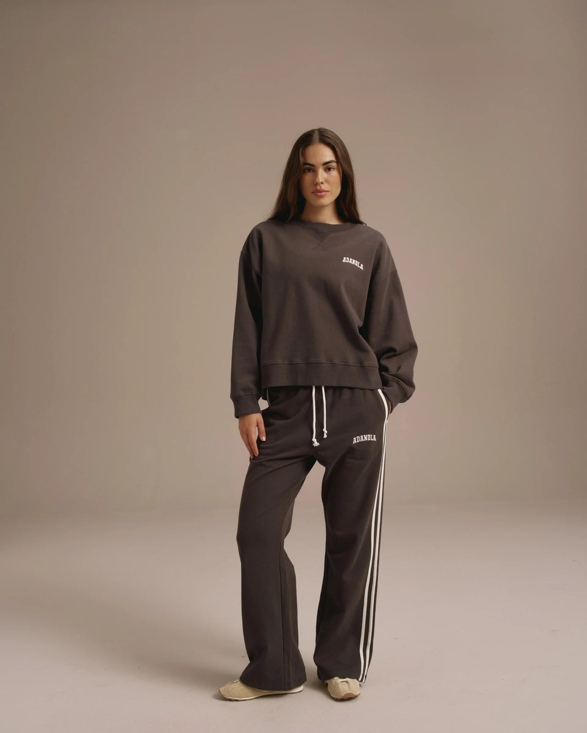 Loose Fit Straight Leg Sweatpants Coffee Bean